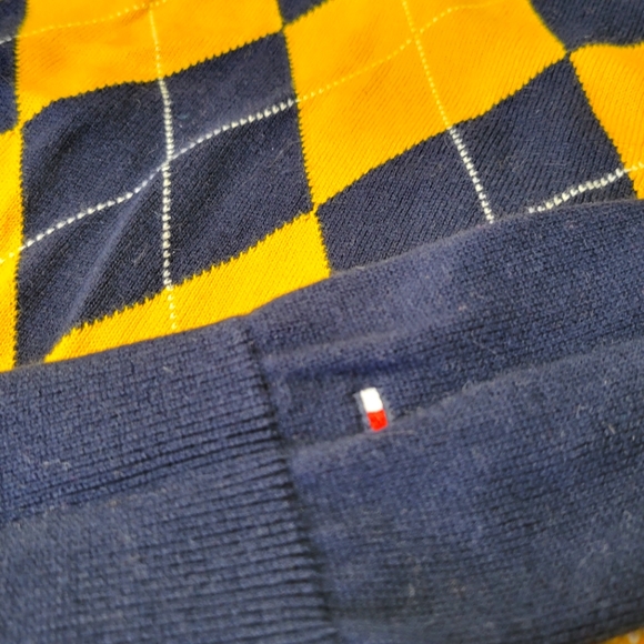 Tommy Hilfiger Argyle V-Neck Long Sleeve Womans Sweater - Picture 9 of 9